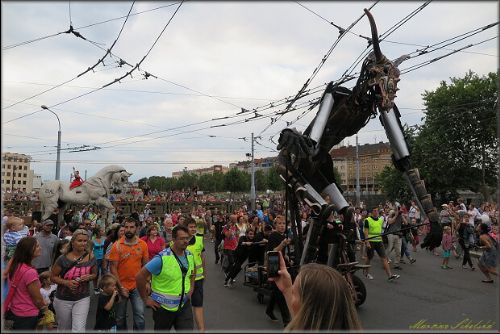 Obrázek - OBŘÍ LOUTKY - BYLO NAČ SE DÍVAT