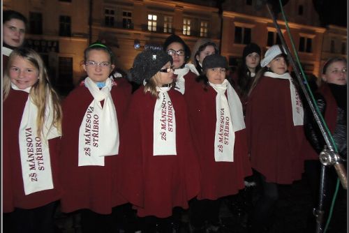 Obrázek - STŘÍBRSKÝ VÁNOČNÍ STROM MÁ NOVOU VÝZDOBU!