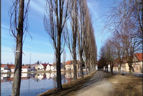 Obrázek - TURISTÉ SE VYDALI NA 14 KILOMETRŮ DLOUHOU TRASU KOLEM PŘEHRADY