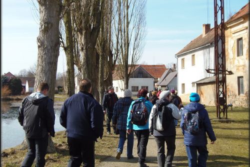 Obrázek - TURISTÉ SE VYDALI NA 14 KILOMETRŮ DLOUHOU TRASU KOLEM PŘEHRADY