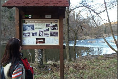 Obrázek - TURISTÉ SE VYDALI NA 14 KILOMETRŮ DLOUHOU TRASU KOLEM PŘEHRADY