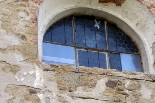 Obrázek - Zakázkové truhlářství ZAJDA s.r.o. rekonstruovalo okna kostela Sv. Barbory v Manětíně