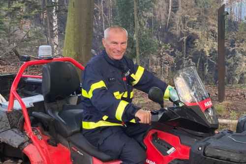 obrázek:Hasič Martin Provazník získal ocenění od prezidenta. Zachránil řidiče z kamionu na kolejích