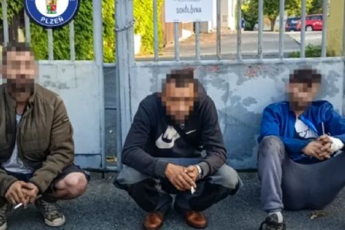obrázek:Jiskry pod autem prozradily zloděje katalyzátorů. Pak přišly další problémy