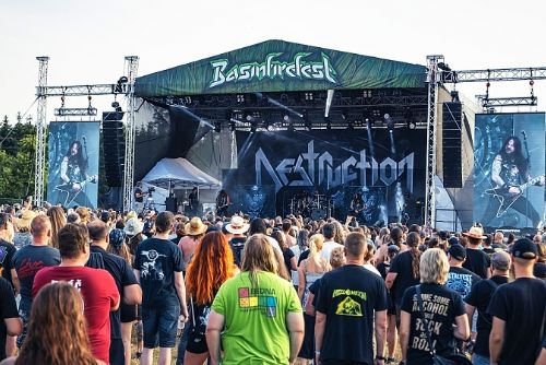 obrázek:Léto bude opět dunět metalem. Basinfirefest přiveze W.A.S.P., Apocalypticu i Steel Panther