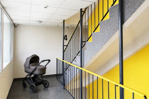 obrázek:Miminko se popálilo po kontaktu s neznámou tekutinou. Policie řeší, jak se dostala do kočárku