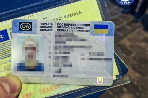 obrázek:Mladík předložil falešný ukrajinský řidičský průkaz, policisté ho zadrželi