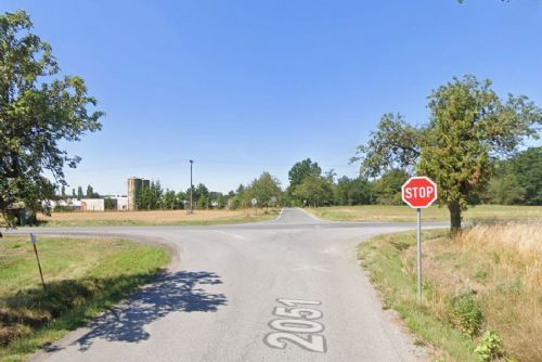 obrázek:Na křižovatce u Kokořova se opět bouralo, čtyři zranění