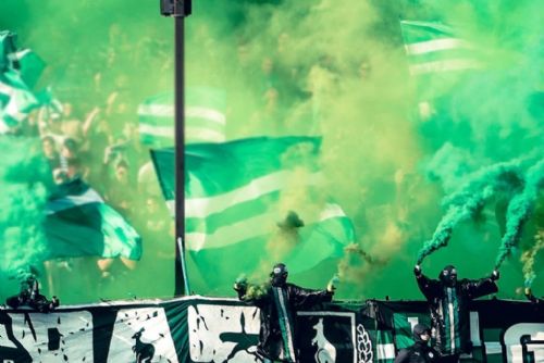 obrázek:Pyro v Plzni přišlo draho. Viktoria po zápase s Bohemians zaplatí stotisícovou pokutu