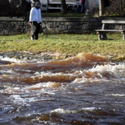 Řeky na Šumavě po oblevě stoupají, hydrologové varují před dalším růstem