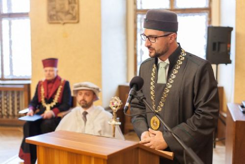 obrázek:Studenti mu měli vracet stipendia. O osudu bývalého děkana ZČU dnes rozhoduje krajský soud