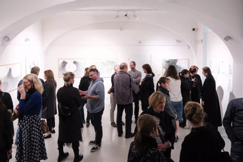 obrázek:Čtyři v obraze a jeden ve vaně - pět tvůrců, co formovali design