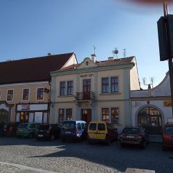 Dobřany přemění Husův dům na 11 městských bytů