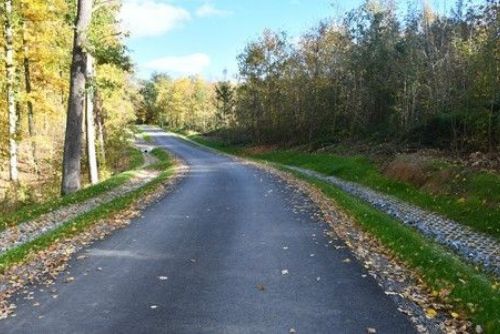 obrázek:Dubová hora, Valcha a přístup ke Kokotské studánce mají nové lesní cesty