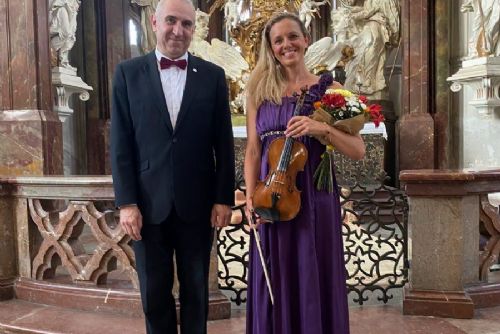 obrázek:Kladrubské léto odstartovalo ve velkém. Klášter rozezněly housle, varhany i tanec