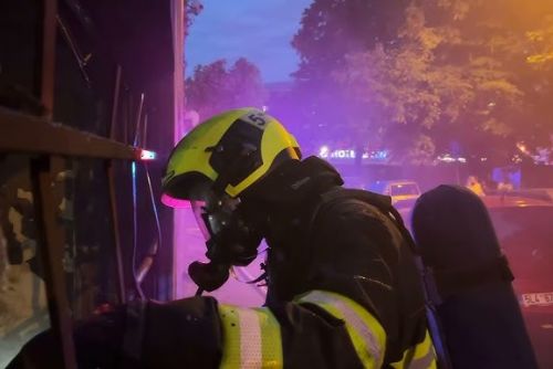 obrázek:Při nabíjení elektrokoloběžky zřejmě vzplál byt v Kaznějově, škoda přesáhla milion