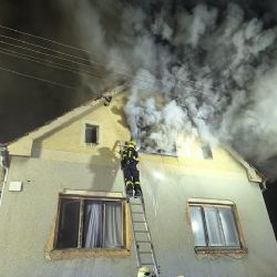 Komín zapálil na Silvestra podkroví ve Starém Plzenci