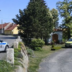 Muže pobodali v penzionu na severním Plzeňsku, do nemocnice letěl vrtulníkem