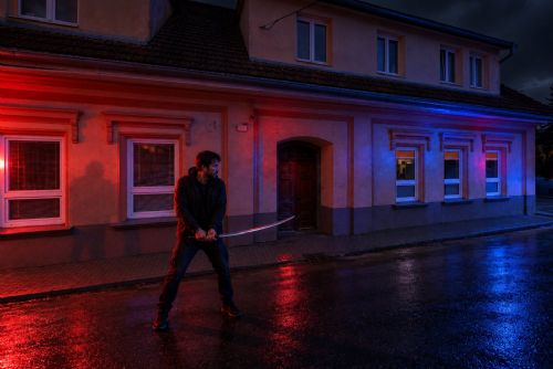 obrázek:Na Rokycansku mával muž katanou, zásahovka ho zadržela. Soud odmítl vazbu
