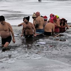 Novoroční koupání, 25 otužilců v plzeňském Boleváku