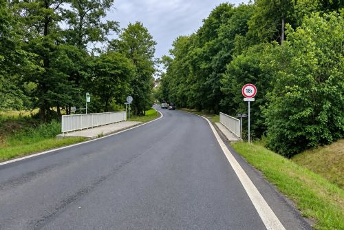 obrázek:Od pondělí se na dlouhé měsíce uzavřou Hořehledy. Rekonstrukce silnice I/19 potrvá až do léta 2027