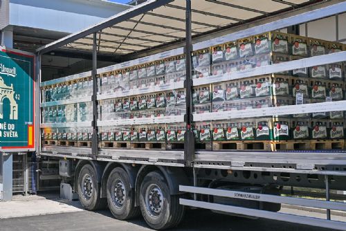 obrázek:Padesát milionů piv a jen osm lidí v provozu. Prazdroj ukázal sklad budoucnosti