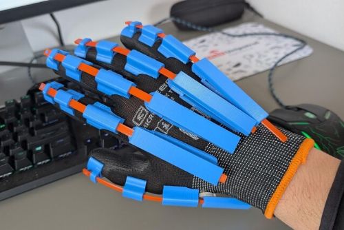 obrázek:Plzeň má další důvod k hrdosti. Gymnazisté uspěli s technologií pro ovládání strojů budoucnosti