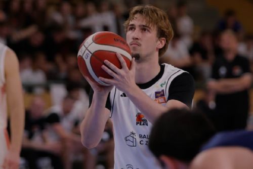 obrázek:Plzeň se po 14 letech vrátila do NBL. Domácí premiéra končí porážkou 79:109 s Děčínem