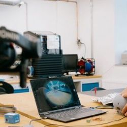 Plzenští středoškoláci staví unikátní podvodní ponorku