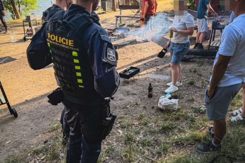obrázek:Policie o víkendu pročesávala Plzeň. Zaměřila se na drogy, alkohol i hledané osoby