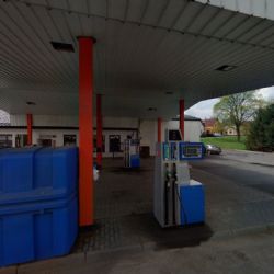 S řeznými ranami na penisu se připotácel na Tachovskou benzinu