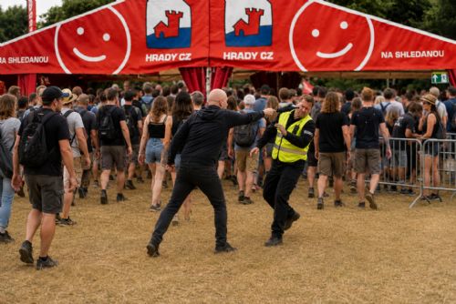 obrázek:Soud řeší útok na ochranku festivalu Hrady CZ ve Švihově, člen ostrahy skončil se sešitou hlavou