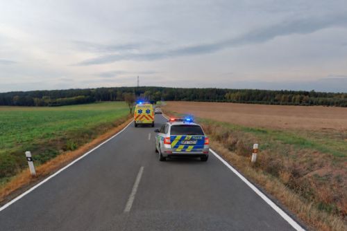 obrázek:U Stříbra na II/230 při odbočování na Lhotu srazila dvě auta, dva lidé zraněni