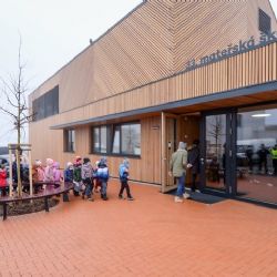 V Újezdě otevřela moderní mateřská škola za 76 milionů
