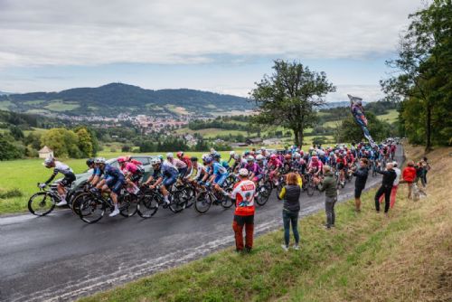 obrázek:West Bohemia Tour startuje 20. srpna. Jezdci absolvují přes 450 km a více než 5 000 m převýšení