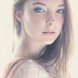 Nejkrásnější Dívka Šumavy Barbora Povišerová podporuje Vostrou krásu