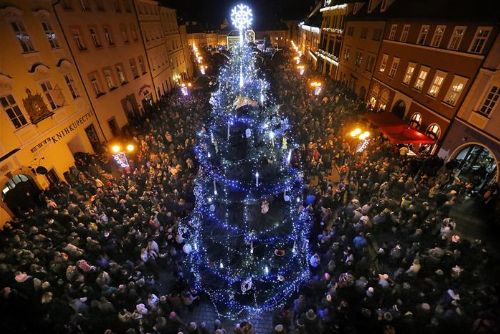 Foto: Hejtmanka vyzvala starosty k omezení hromadných akcí