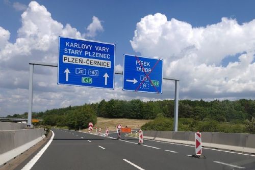 obrázek:Další kolony u Plzně. Oprava I/20 komplikuje cestu na Losinou i od Olympie