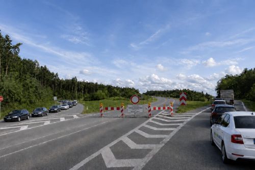 obrázek:Další příjezd do Plzně čekají kolony. Obchvat Třemošné se na měsíce uzavře