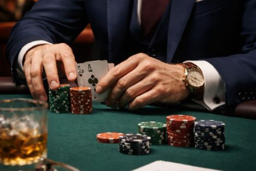 obrázek:Exadvokát Holý je obviněný ze zpronevěry 13 mil., peníze měl prohrát v kasinu