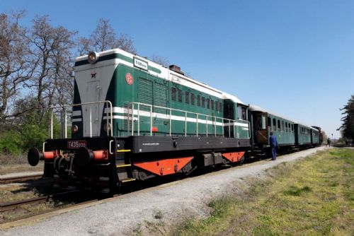 obrázek:Na Chodské slavnosti do Domažlic nepojede parní Šlechtična. Nasadí Hektora a posílí spoje