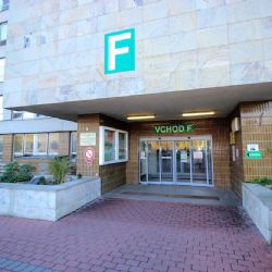 Nemocnice přeuspořádávají lůžka kvůli stárnutí populace