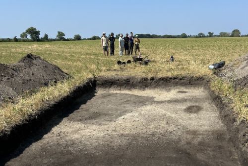 obrázek:O tisíc let starší než Stonehenge. Archeologové z Plzně zkoumají pravěkou svatyni