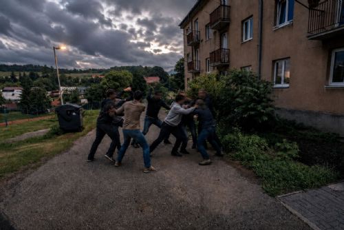 obrázek:Pět členů rodiny dostalo podmínky za brutální rvačku v Bražci. Otec má tříletý trest