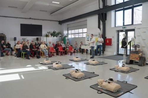 obrázek:Plzeň nasadila ve školách virtuální realitu pro první pomoc, vyzkoušelo ji přes 7 000 žáků