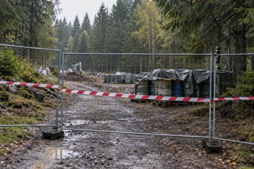 Poplach kvůli yperitu na Šumavě byl vedle. V zemi však zůstávají stovky sudů s jedy