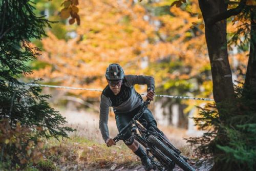 obrázek:Šumavský Špičák startuje léto. Nabízí lanovku, bikepark i stezky k jezerům