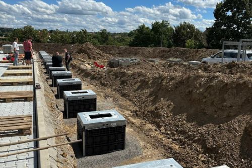 Foto: Dobíjecí hub v LOGPORT Jinočany bude postaven rychle a efektivně díky prefabrikovaným základům společnosti Langmatz CZ