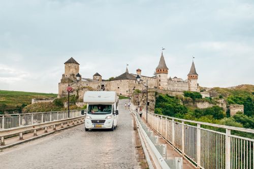 Foto: Letošní léto je plné krásných dní, perfektní čas pořídit si vlastní obytňák a zažít pravý smysl cestování. Navštivte www.obytnakyplzen.cz