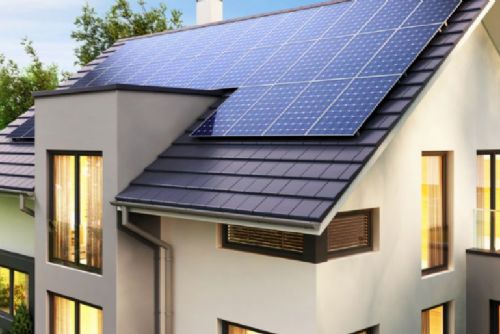 Foto: Méně utracených peněz za spotřebu energie? To je možné s vlastní fotovoltaickou elektrárnou, se zřízením vám pomůže firma Galimed s.r.o.
